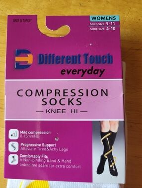 Different Touch Everyday Knee High Compression Socks. Mid Compression